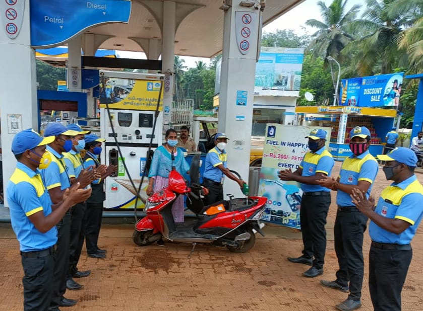 BpcRetailTvl's tweet photo. Congratulations to all the lucky customers who won Rs 200/- free fuel during #Happy Hours Campaign in the districts of Tirunelveli Retail Territory @BPCLimited @BPCLRetail @8singhi https://t.co/hvMdsZEIgf