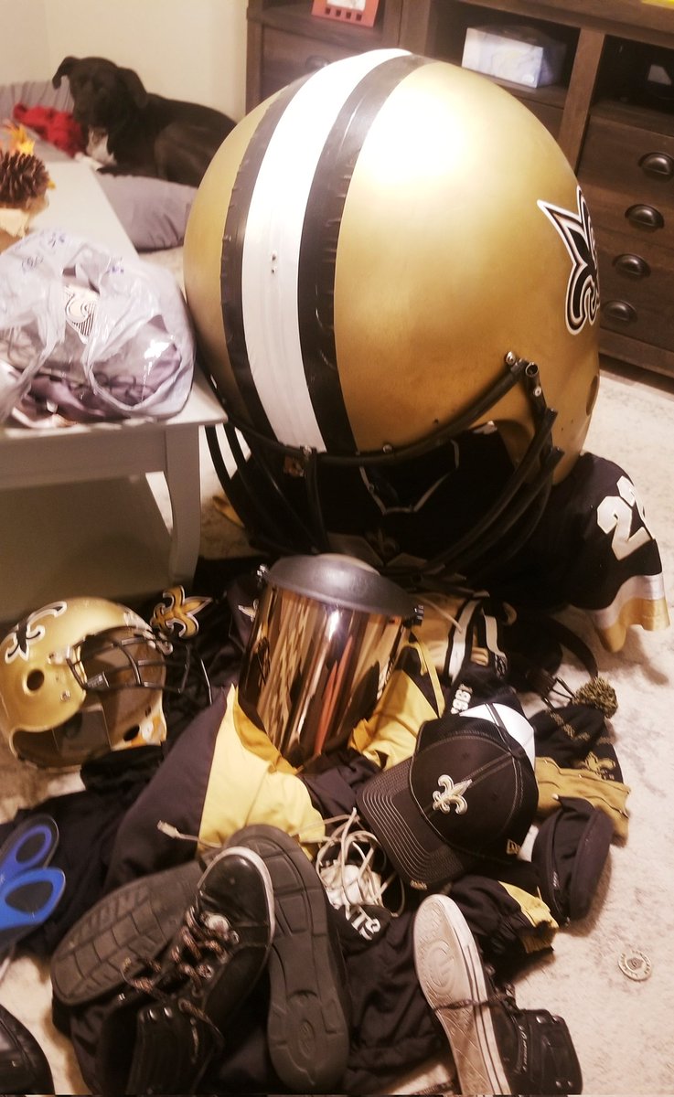 Cahoon476943's tweet photo. @RWynonna @Saints When DAT Gear all over da place for the trip into NOLA tomorrow....🤷‍♂️
Who Dat Nation 4Life Bitches!
HelmetHead in Da House! https://t.co/jzoOdUX9W0