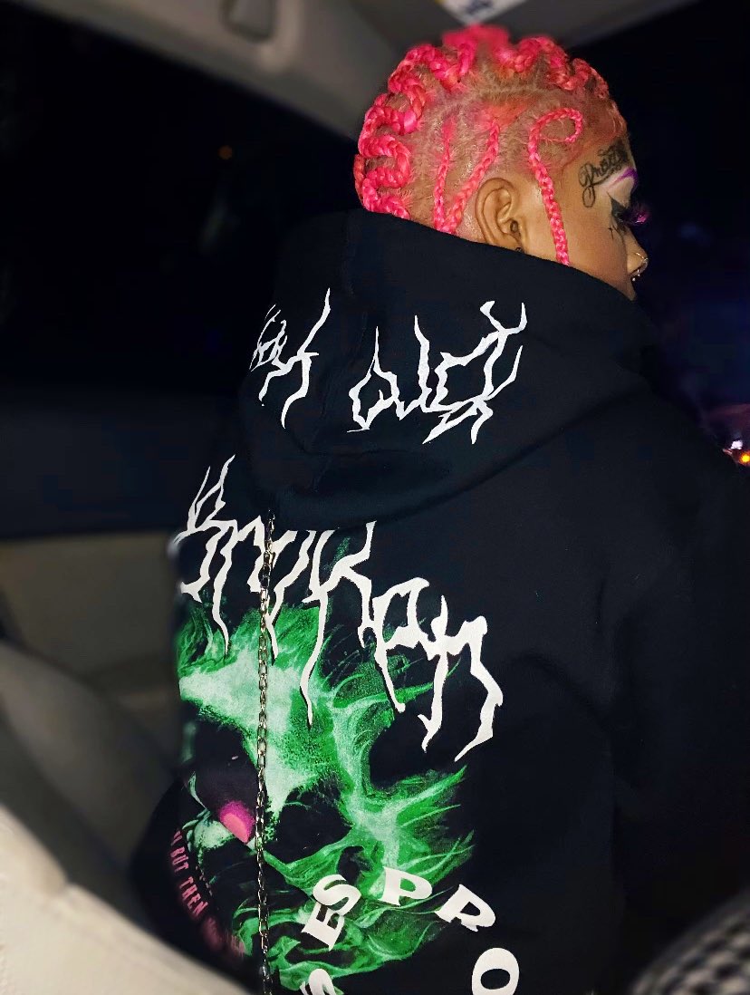 chaunaeeK's tweet photo. Get in loser🛸💖👽 https://t.co/0q8MdU83A1