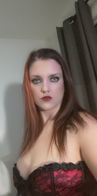 Hey babes new pics coming up on Friday on my onlyfans! Can't wait for my lingerie to come 😉 https://t