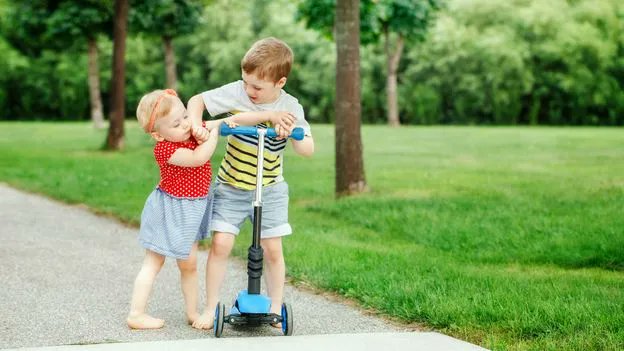 johnlhennessy's tweet photo. Does sibling rivalry ever end? https://t.co/yE6MqQ4Uk7 https://t.co/kXuHMTGJ4b