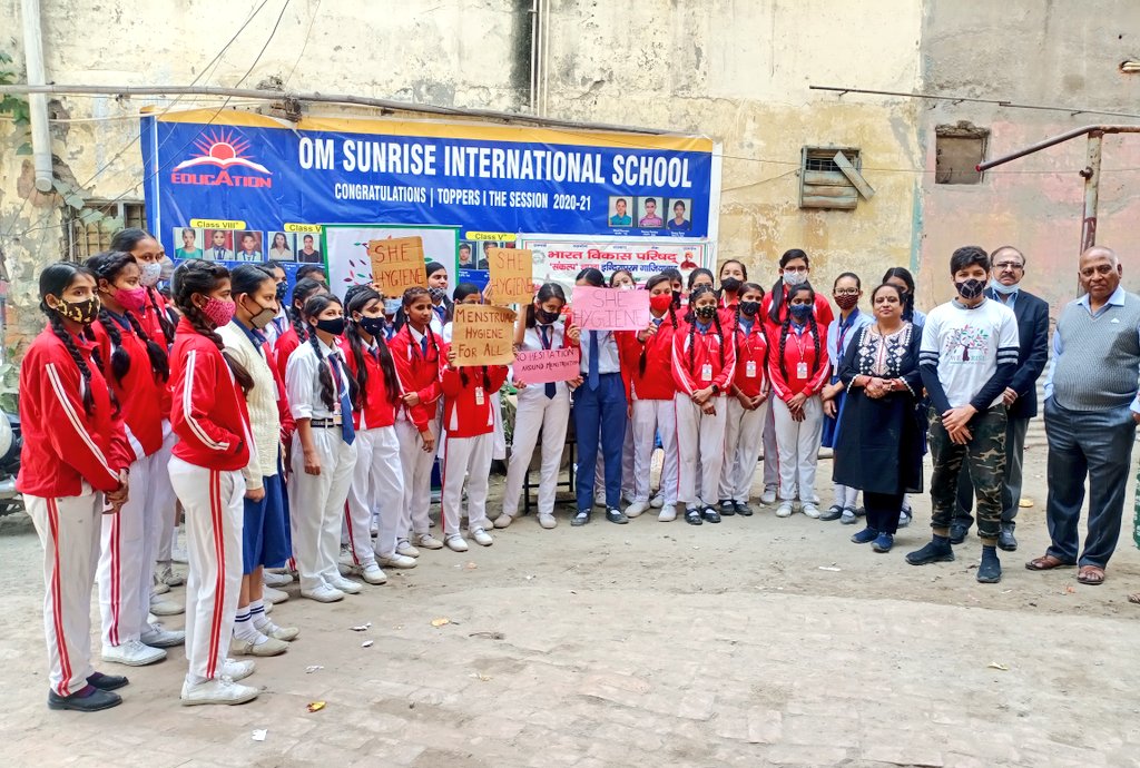 AaravSeth_'s tweet photo. #SheHygiene🩸#Drive13

#MenstrualHygiene is not a luxury, but a right of every woman &amp; girl.
 
@_WeRiseTogether team distributed  compostable #SanitaryPads to 123 deprived girls.👧 

#SDG3
@AminaJMohammed @UN_Women @smritiirani @MinistryWCD @_sayema @KaoHua3 @ErikSolheim @ashokkp https://t.co/AJW5Q0vdxe