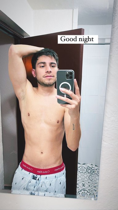 Good night 
Mi OF sigue con 45% descuento 

https://t.co/swyaPRqnL3 https://t.co/05DrbSSopC