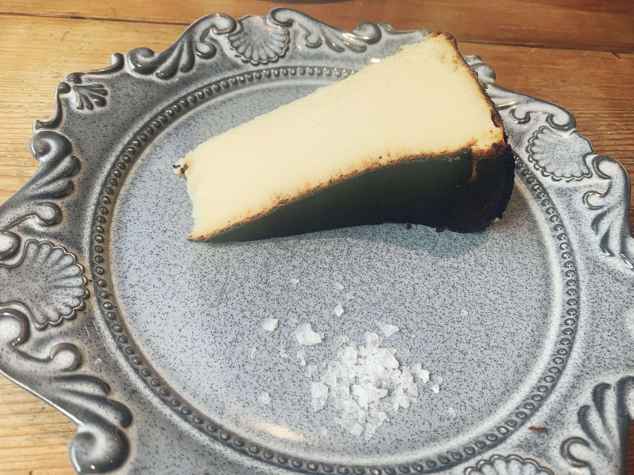Twitter 上的 馬場和彦 池袋カフェ チーズの味変で塩つけるって初めて 池袋 池袋カフェ カフェ バスクチーズケーキ 塩 朝から行列 カフェ巡り T Co B0bbstzeb7 Twitter