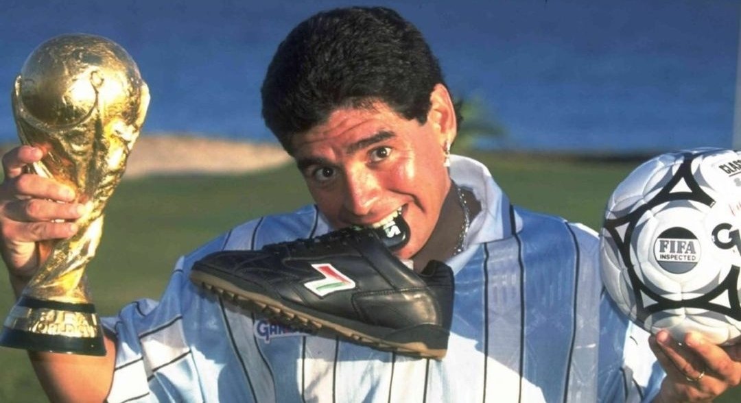 Las palabras quedan chicas, los homenajes quedan cortos, la puta madre Diego, ¿por qué te fuiste? Te extrañamos.