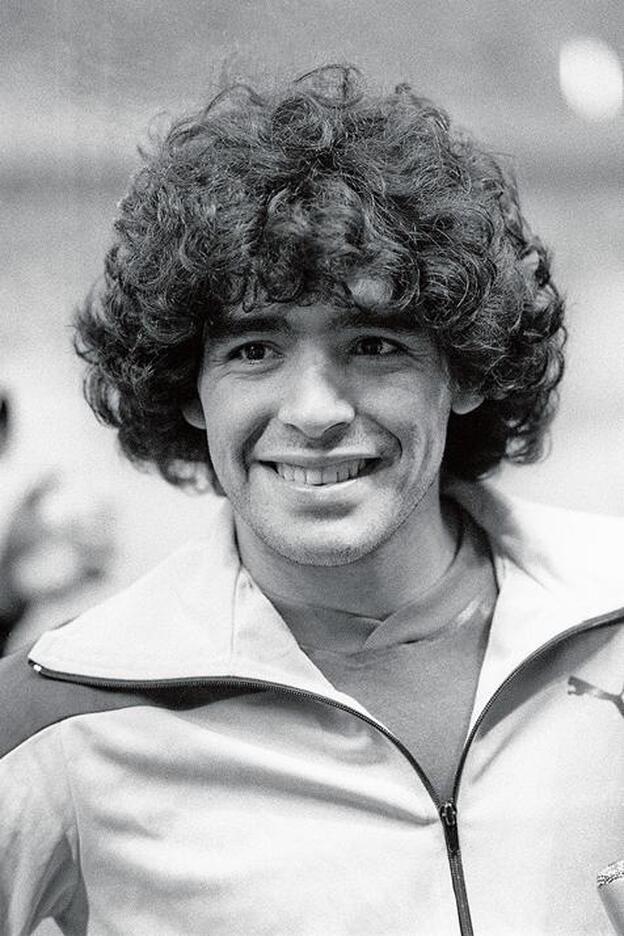 Todos pecamos, todos hacemos cosas que están mal, unos más que otros, pero todos cometemos errores por eso no hablo de eso.
Solo agradezco lo que hiciste por  el pueblo argentino, tu increíble fútbol y amor; incluso a gente que no lo merecía. #Maradona
Siempre en el corazón ❤