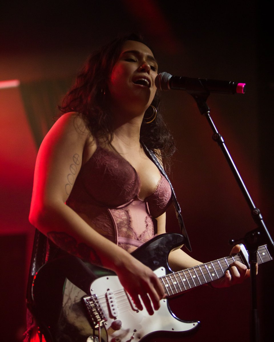 the_edge's tweet photo. @rubywatersmusic is showing us a good recipe @TheAxisClub_!
๐ธ @FOHPhoto
#toronto #live #music #concert #wednesday #rubywaters https://t.co/IKN6gvjVZD