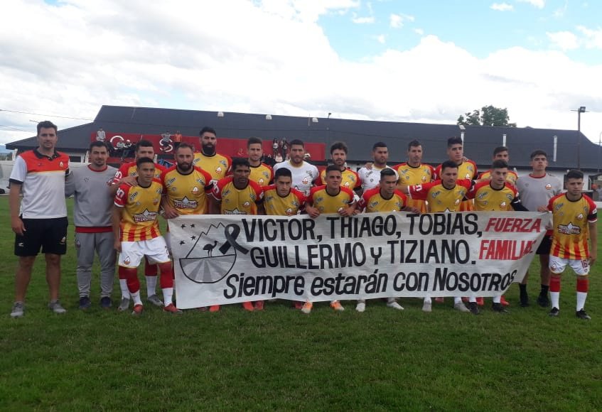 #TRFA21 || GOLEADA HISTORICA EN TREVELIN
Con mucha presencia, superioridad en todas las lineas y respeto sobre el rival, el conjunto que dirige Mario Martínez goleó a Fontana por 9 a 0.

⚽️ Reynoso x2, Santangelo x3, Obredor x2, Alberich y Montero.

#VamosCruzado ❤💛
