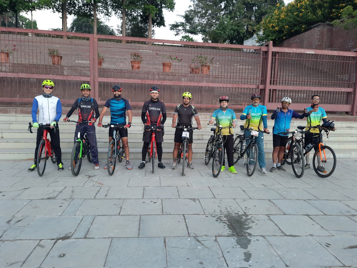 ankitkamdar45's tweet photo. સાબરમતી કિનારે..🚴‍♂️
Enjoy #sunrise Community ride at Riverfront

@AmitHPanchal 
#thursdayvibes #cycling #cyclist #cyclinglife #pedalforhealth #Trending #PhotoOfTheDay #photography #health #gogreen #NewIndiaFitIndia #fitness #GoodMorningTwitterWorld
#thismachinefightsclimatechange https://t.co/DUFHTF0APY