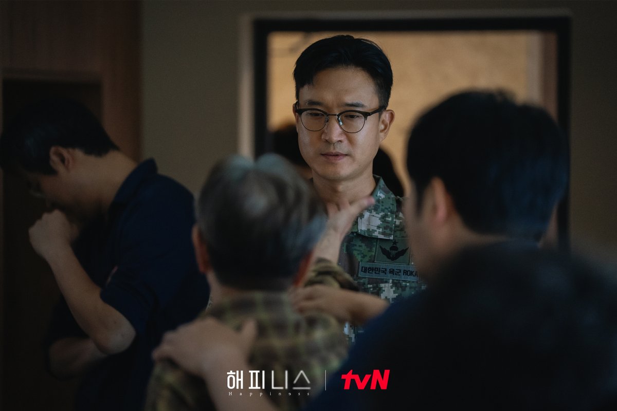 CJnDrama's tweet photo. 위기의 101동⚠️
극심한 갈증에 고통스러워하는 승범..?😱

[금토] 밤 10:40 TVING | tvN
#티빙오리지널 #해피니스 #happiness #tvN #TVING
#한효주 #박형식 #조우진 https://t.co/jwyx3WgRr5