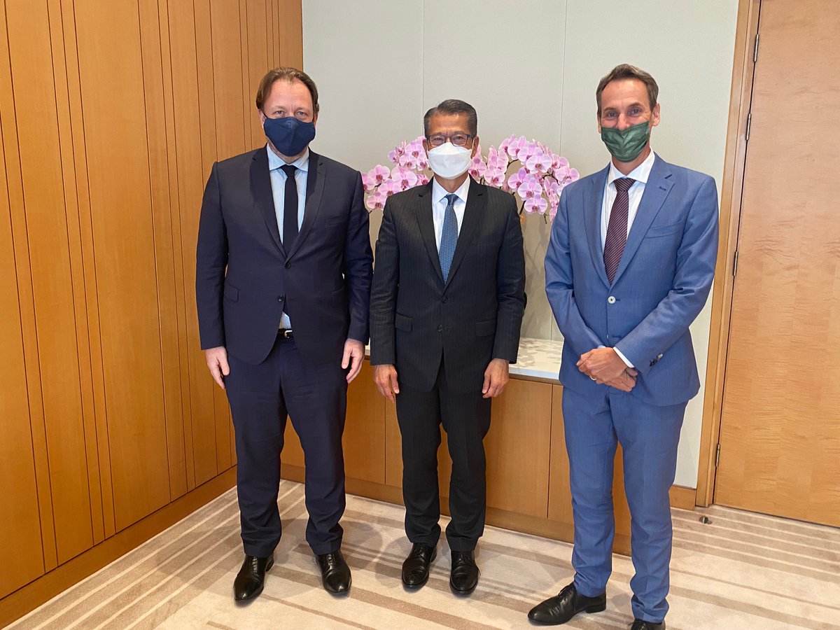 EUinHKandMO's tweet photo. EU Head of Office @tgnocchi and Head of Trade Section @waltervanhattum had a good discussion with Financial Secretary Chan on a number of issues including taxation, green bonds, GBA and the upcoming World Trade Organisation Ministerial meeting. https://t.co/FpraZoNN7F
