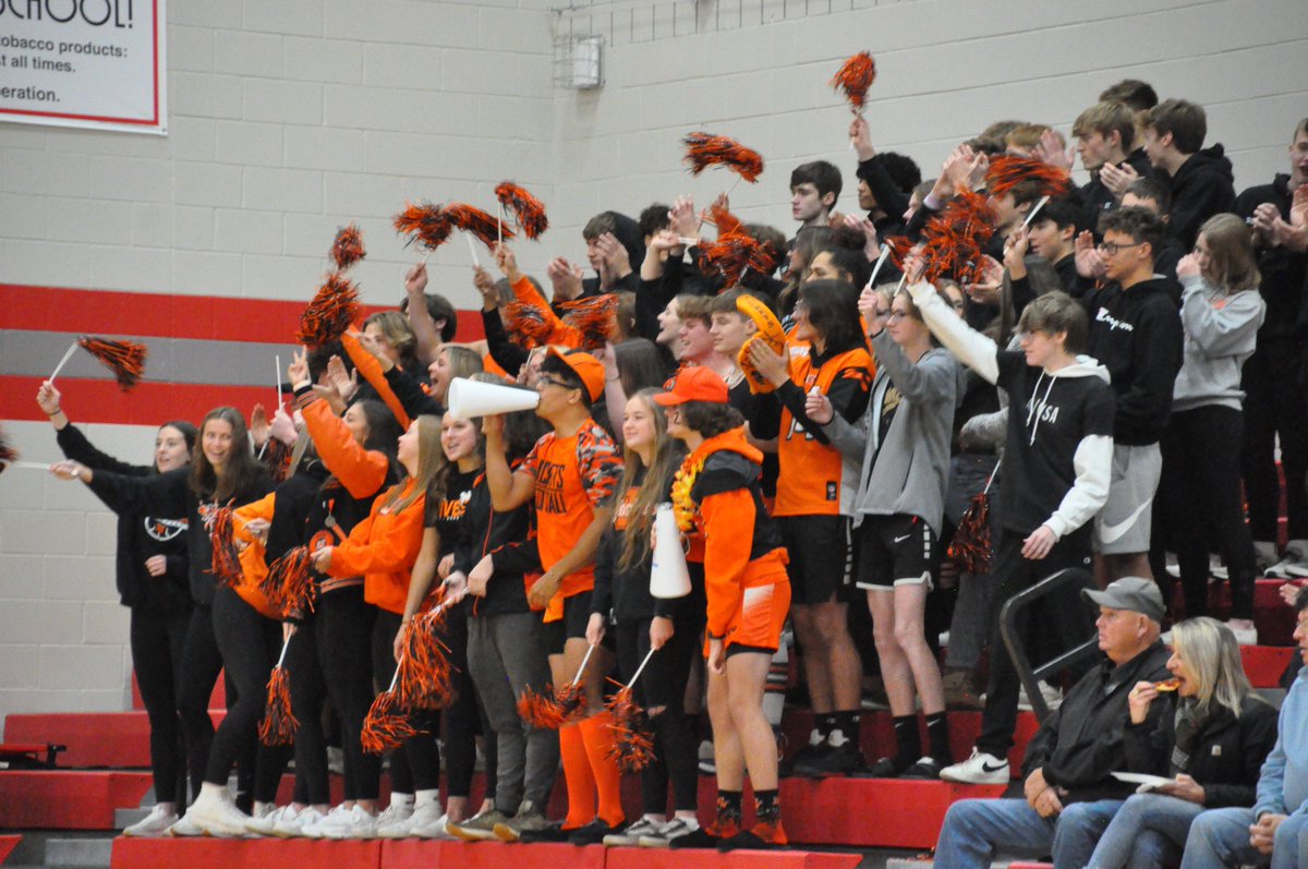 GrantPepper's tweet photo. As I said earlier, the atmosphere in the gym tonight was electric. Both student sections brought the juice! @theeredarmy @themvhshive https://t.co/v7gqAXb9tt