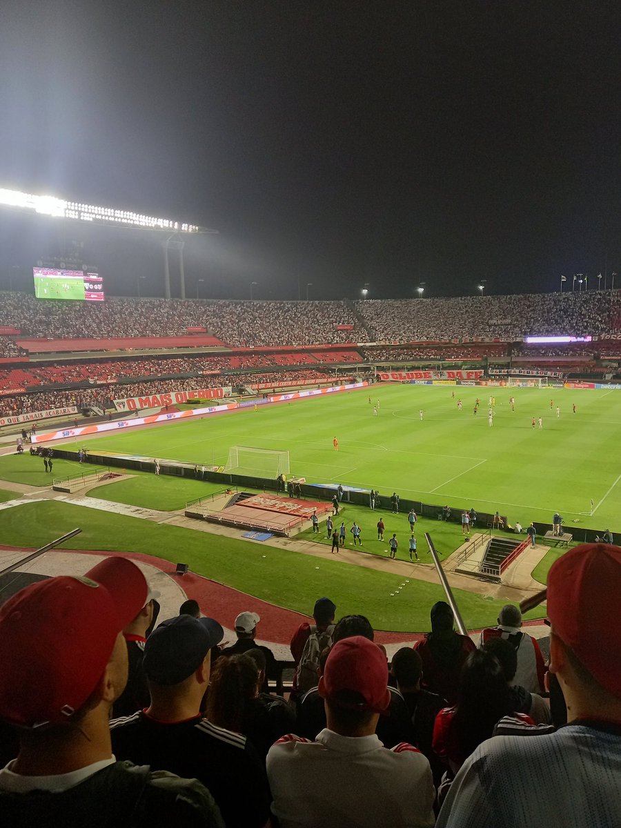 niziveaM's tweet photo. Quero registrar essas lindas fotos que eu fiz, no jogo de hoje. 
📸: @MrAndrePlayss
#SAOxCAP #SAOCAP #saopaulofc https://t.co/QEpKpL13hr