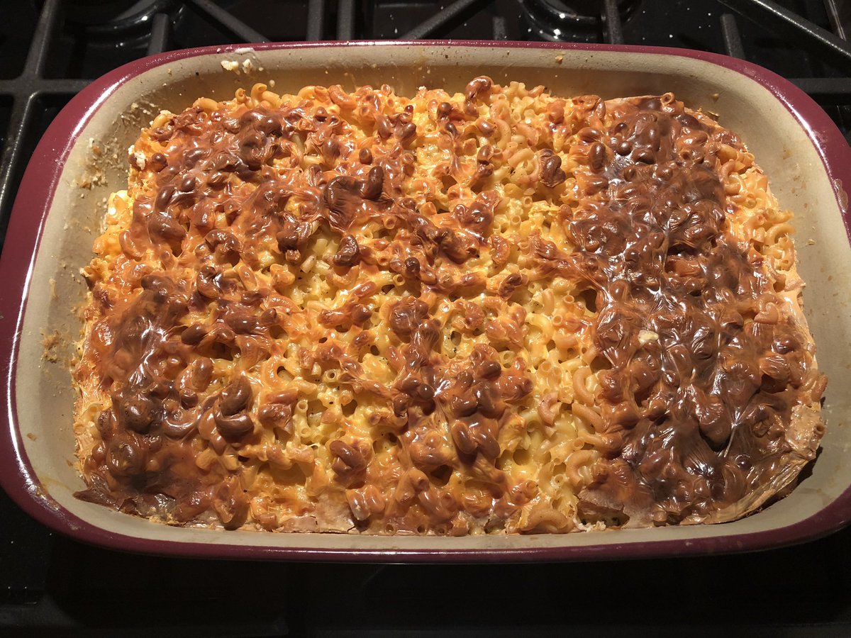 ProFootballTalk's tweet photo. Made mac and cheese tonight for the first time. My mom’s recipe. She’s been gone 26 years but this brings her back to us a little bit. https://t.co/zSiBDOg7cv