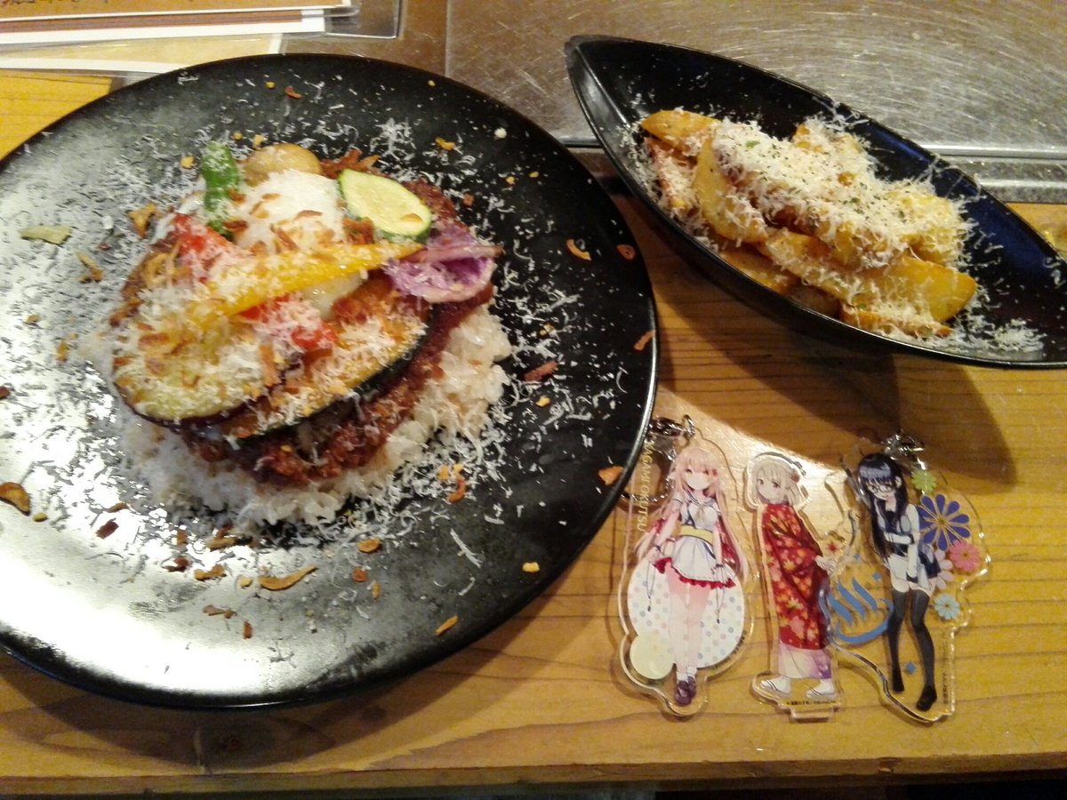 CynosKiyo's tweet photo. #道後泉海 「はんばーぐをいただきに来ましたが新メニュー気になりすぎますわ🎵」
#奥津かがみ 「美味しそうほよ~( 〃▽〃)」
#下呂美月 「これは確実に美味しいでござるな!」
#温泉むすめ
#Forco https://t.co/fFARLagQ00