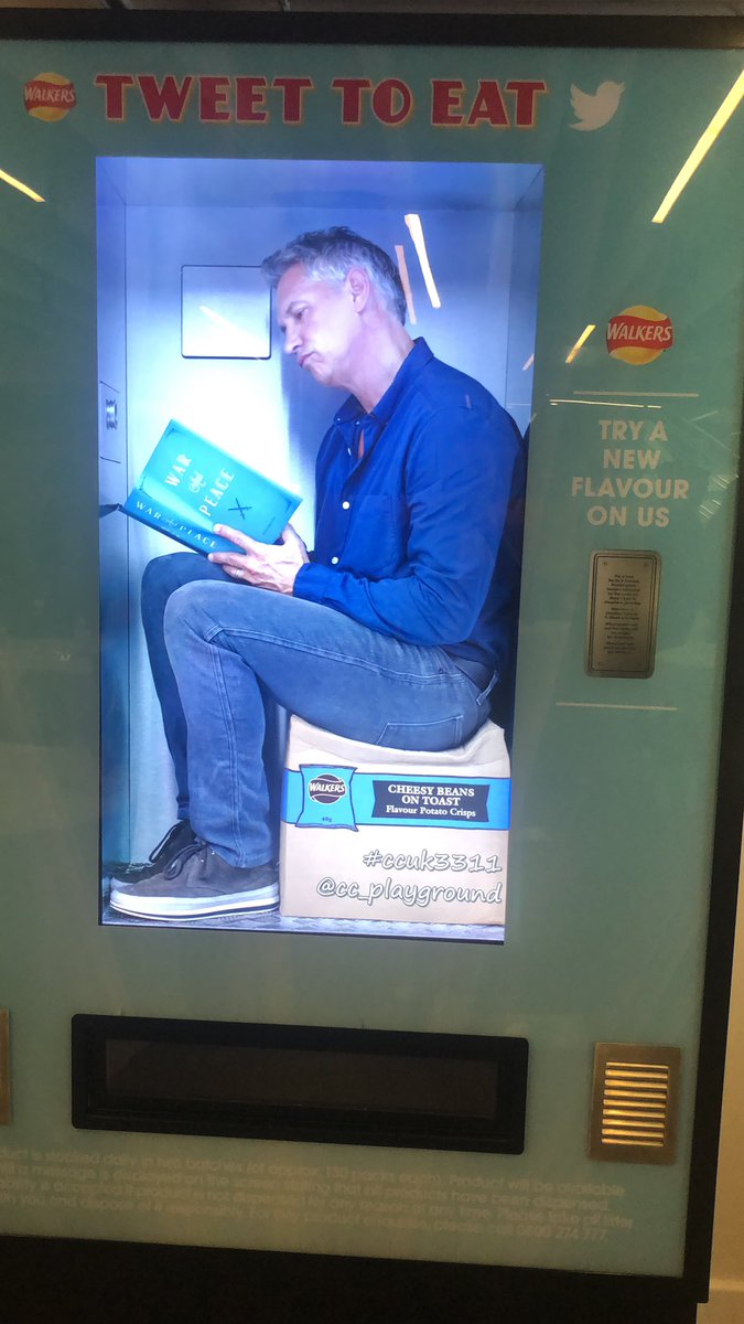 Sebdindy's tweet photo. Excuse me sir, is it possible to have some chips? #ccuk3311 @cc_playground #OOH #DOOH @ClearChannelFr @clearchanneluk https://t.co/pLIV7MDujL