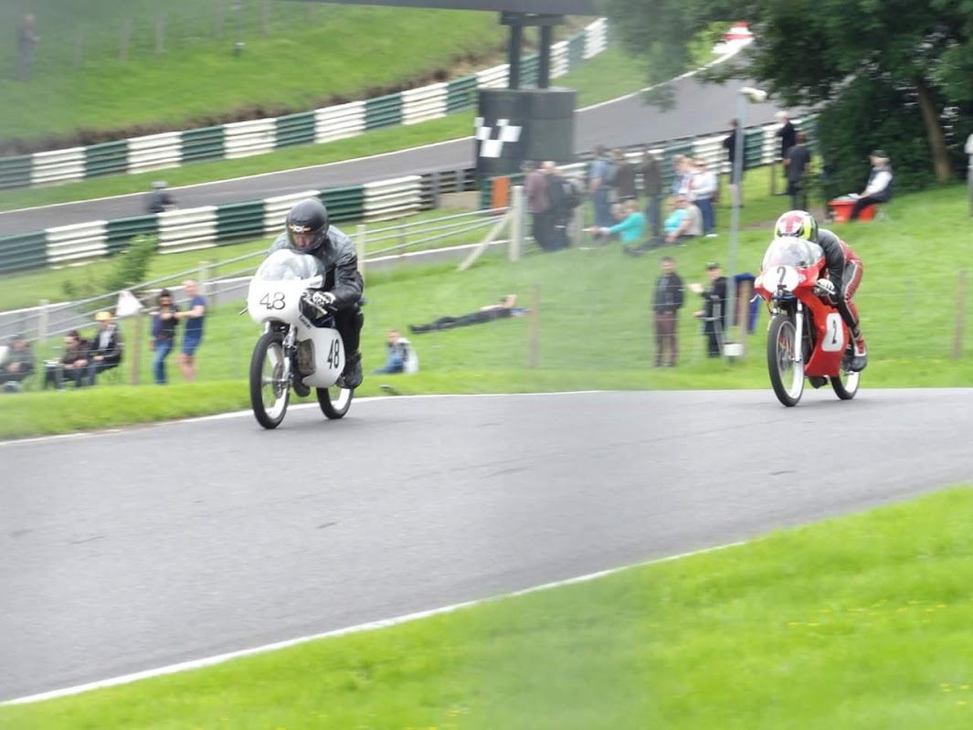 50ccRacing's tweet photo. 50cc race at Cadwell park https://t.co/giKovdCBW9