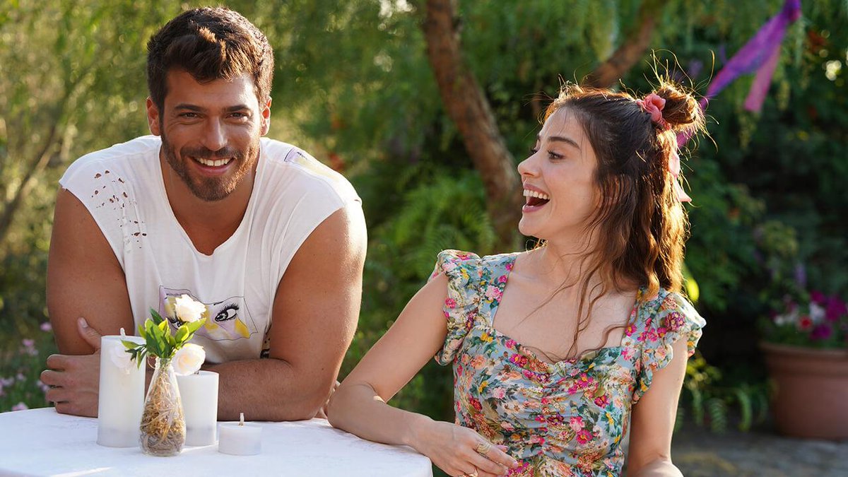 TelenovelaEs's tweet photo. 👏 ¡HOY NO ES UN DÍA CUALQUIERA! 😁

📣 Hoy llega a las pantallas españolas (22:30h) en #Nova el gran #CanYaman de la mano de #ÖzgeGürel para deleitarnos con #ElHombreEquivocado 😍

¿Te lo vas a perder? #BayYanlış https://t.co/E3yY5TCUXl