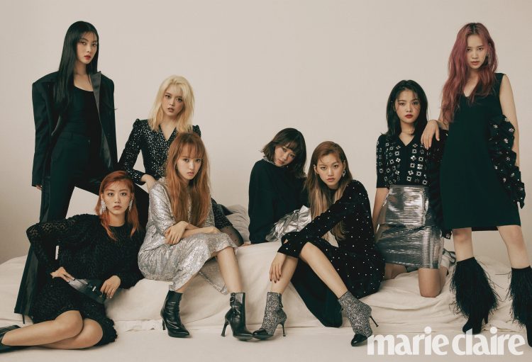 marieclairekr's tweet photo. <Siesta>로 청량한 매력 가득 뽐내는 위키미키😴. 18년도 크리스마스 기프트북에서 위키미키와 함께한 #마리끌레르 화보, 다시 볼까요? 🎁
#위키미키 #Siesta @WekiMeki 
👉https://t.co/NzoIK5Y3Ff https://t.co/XctZe0cKvV