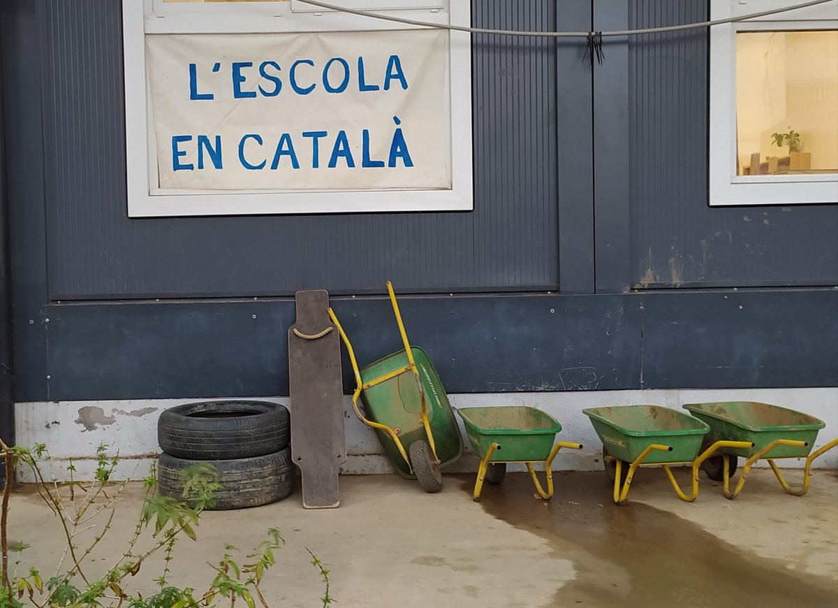 #lescolaencatalà