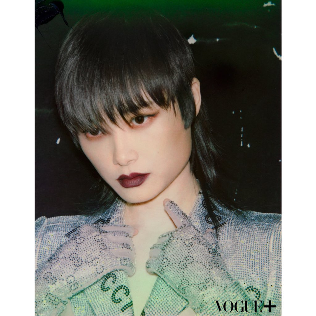 LiYuchun_Studio's tweet photo. Chris Lee on VOGUE+ December 2021 cover and Co-creation the magazine content as a Guest Editor.

#liyuchun #李宇春 #chrislee #magazine #fashion https://t.co/AAHu9sWODe