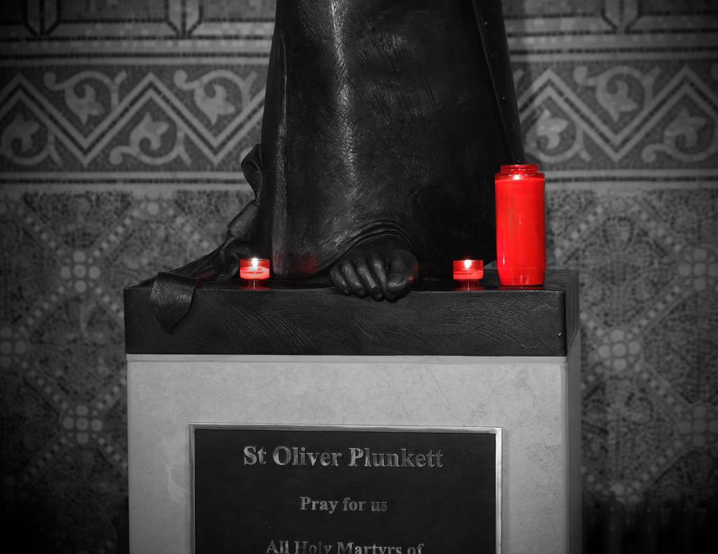 ArchbishopEamon's tweet photo. You will be my witnesses! Prayerful commemoration of #WeekOfWitness and #RedWednesday in Armagh with humble testimonies of faith from local teachers @AidanForker and Ciara Donnelly @ireland_acn @ArmaghGAA @acn_uk https://t.co/1U3e9Hm2vy