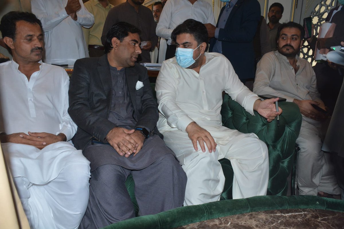 MeerAftab15's tweet photo. Honourable Mr @FerozeJamali president PPP Distt Noushahro feroze, meets with Minister for Local Government, Public Health Engineering and Rural Development department Sindh @SyedNasirHShah
#PresidentPPPdisst
#SmtDisstNF https://t.co/H4RQmwLT96