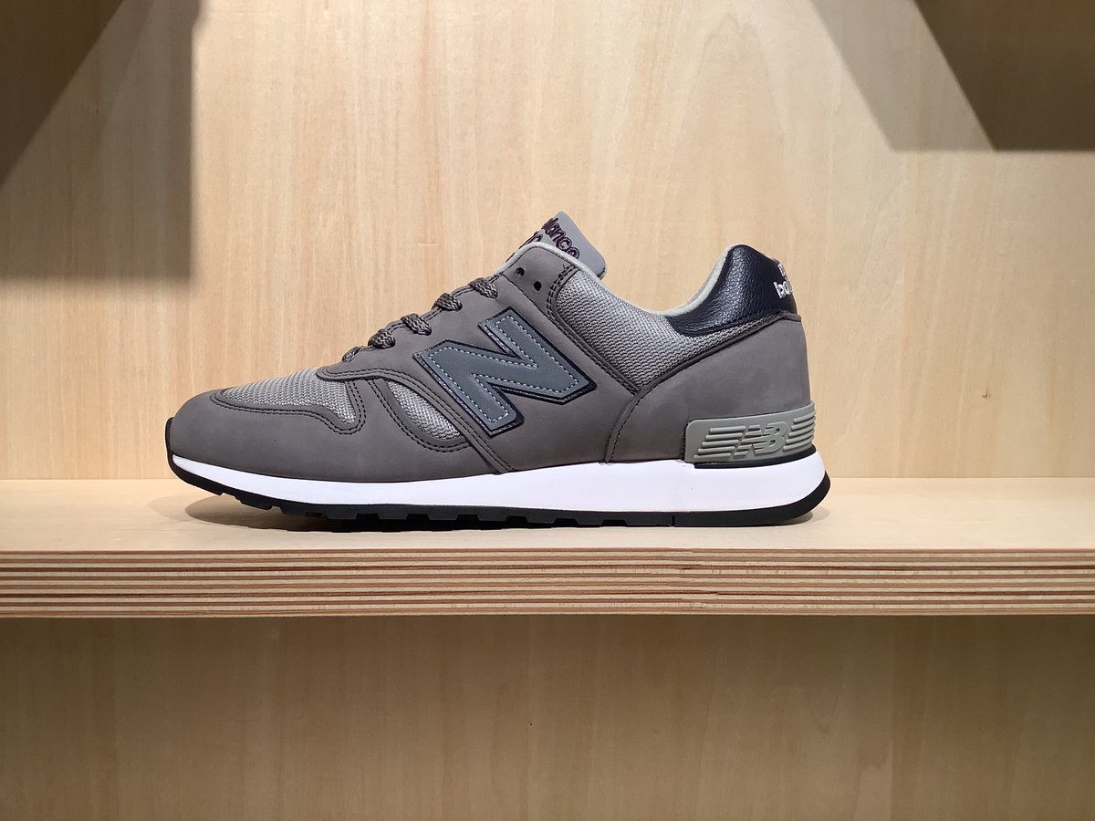 newbalanceOSAKA's tweet photo. < #NB新商品 >
「#M670」
COLOR:GNS
WIDTH/SIZE:D/23.5-29.0cm
PRICE:¥29,700(税込)
11月26日(金)より販売開始
是非この機会に店頭でご覧ください。
#newbalance
#ニューバランス https://t.co/tAg9aPItMG