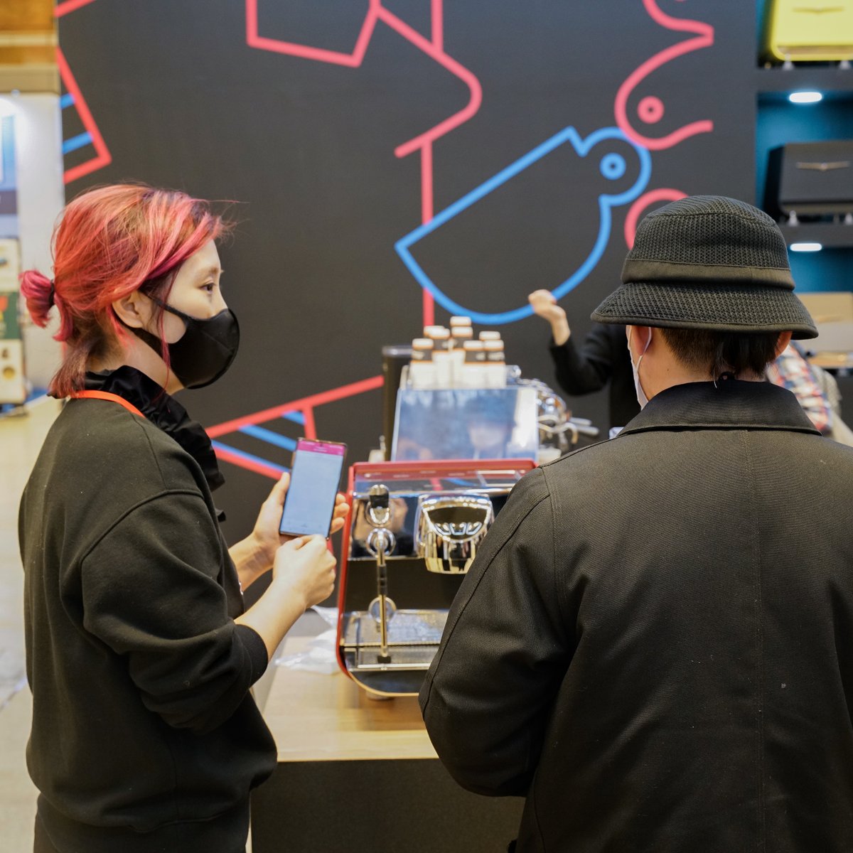 victoriaarduino's tweet photo. 👏 The Seoul Cafe Show 🇰🇷 international fair is over and it was a great event, where #EagleOnePrima won the Outstanding Innovation Award 2021. Don't miss the gallery with highlights of the #CafeShow https://t.co/DVM42mY9Dp