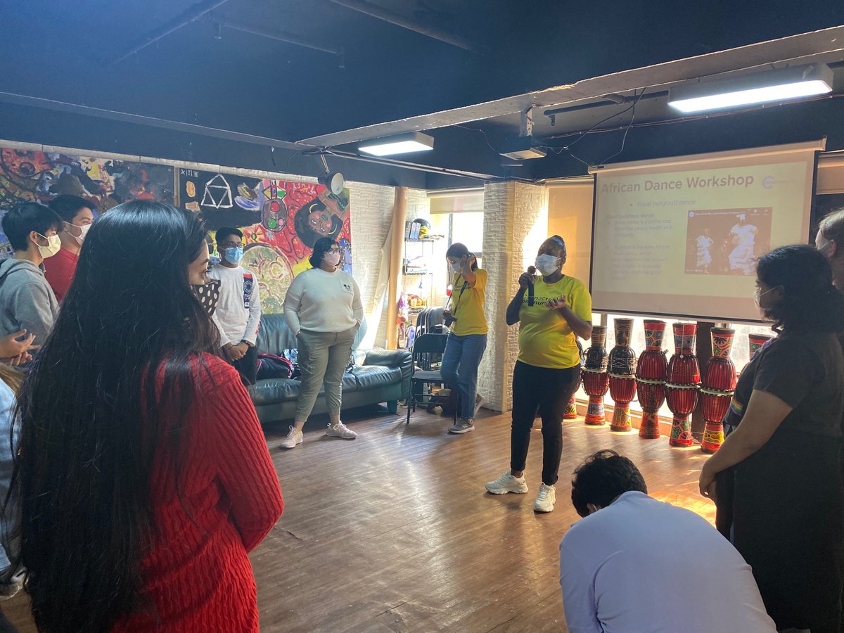 KimberlyW08's tweet photo. Students finished their FG2L experience at the Africa Center by participating in African Dance,  presenting their service learning projects, and expressing gratitude for this life changing experience! @OELPAIS @wing_mwing @aishongkong #FG2L2021 #OELP #UNSDs #Beyondtheredbricks https://t.co/ejN8VRpA2Q