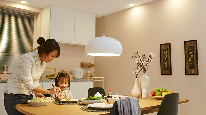 ElectroDarkoH's tweet photo. 1 bulb, Your switch, 2 light settings.
A cooler light to help you keep focused and be productive to a warmer light to help you wind down and relax.
Collect your free Philips Scene Switch Bulb when you visit us this month while stocks last.
#SceneSwitch #Ambience #LED #free https://t.co/NwdlamsUUP