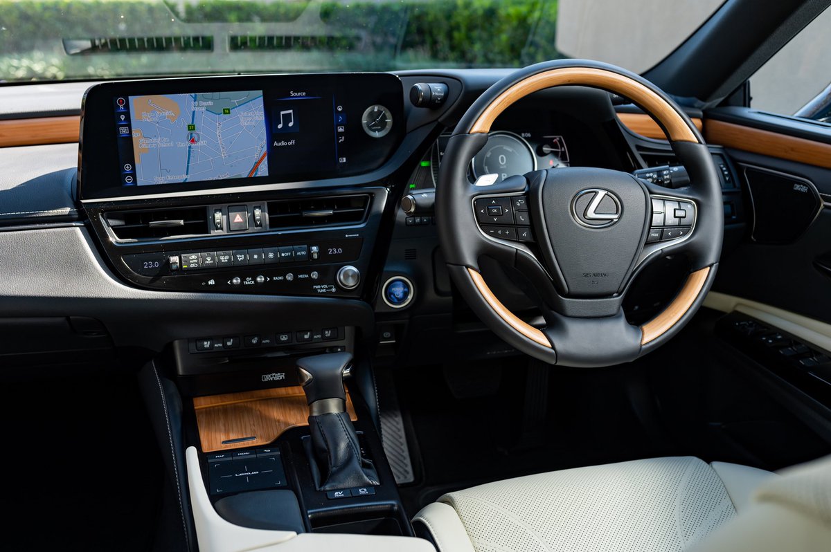 khuleonwheels's tweet photo. Lexus SA has just launched the updated #LexusES range comprising of the #LexusES250 and various hybrid #LexusES300h options. Pricing is from R719,900. See more details here: https://t.co/KFX1sjWNdh
#LexusSA #LexusHybrid #ExperienceAmazing https://t.co/bjQT3Qdf0v