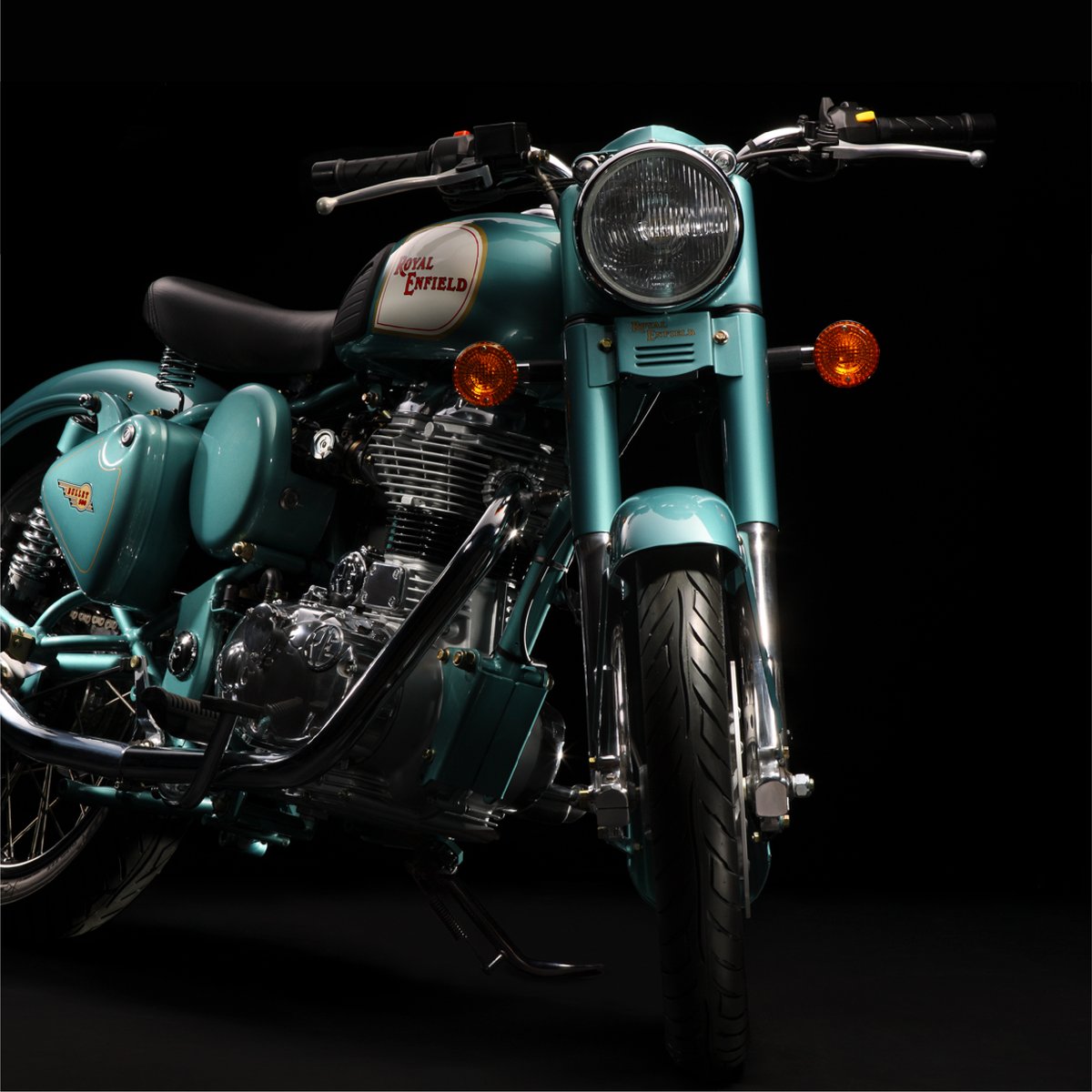 royalenfield's tweet photo. A helmet that’s just as iconic as its muse. 
Limited to just 120 pieces. 
Visit https://t.co/IsQXk9Y2H5 to own yours.

#120Helmets #120YearsOfRoyalEnfield #HistoryOnHelmets #LimitedEdition #REHelmets #REApparel #REGear https://t.co/f7VVoKvfz0