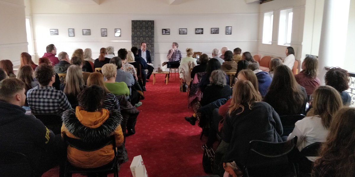 swanseastones's tweet photo. #YourWaterstones #ThrowbackThursday
One of our great joys over the years has been hosting events for loads of amazing authors, such as:
@Ben_Aaronovitch, @stu_turton, @jconnollybooks, #EdCox, @say_shannon, @dedbutdrmng, Jacqueline Wilson, Terry Pratchett, and many more. https://t.co/96UXjg65r9