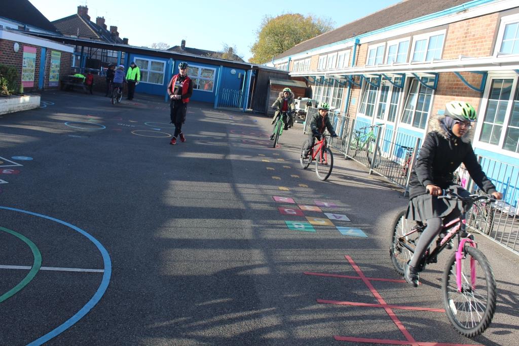 WPS_Success's tweet photo. Woodcroft Y6 are fulfilling their #ClimatePostiveActions promise this week and learning to ride a bike with @CycleConfident #ForestOfPromises
@wwf_uk https://t.co/FrYuLaXJfl