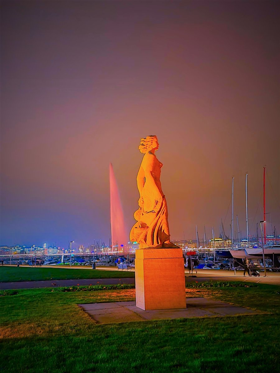La Ville de #Geneve éclairera jusqu'au 10.12 quatre monuments en orange pour sensibiliser l’opinion publique à l’élimination des violences à l’égard des femmes #16jours
📍phare des Pâquis 
📍statue de la Brise
📍Grand Théâtre
📍Musée Rath
Plus d'infos 👉 bit.ly/3CRQV2T