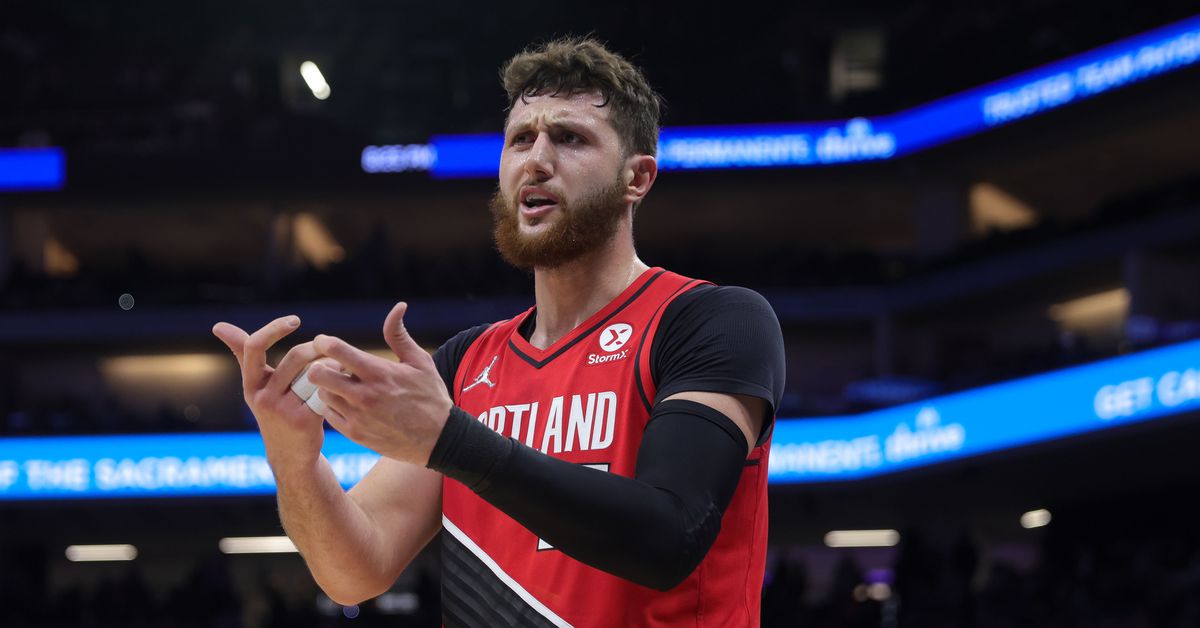 Nurkic, Lillard Score Big but Blazers Play Small in Loss to Kings - Blazer's Edge https://t.co/z7m2LTwXlm https://t.co/vo2iNDitNm