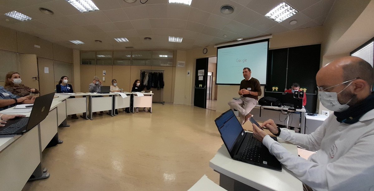 InnovAnda21's tweet image. #InnovandaEnAcción 
Ya en las reuniones de los equipos de la Comunidad Innovanda. Primer contacto presencial, "poniendo cuerpo a las caras", y disfrutando de la voz en directo de l@s compañer@s.