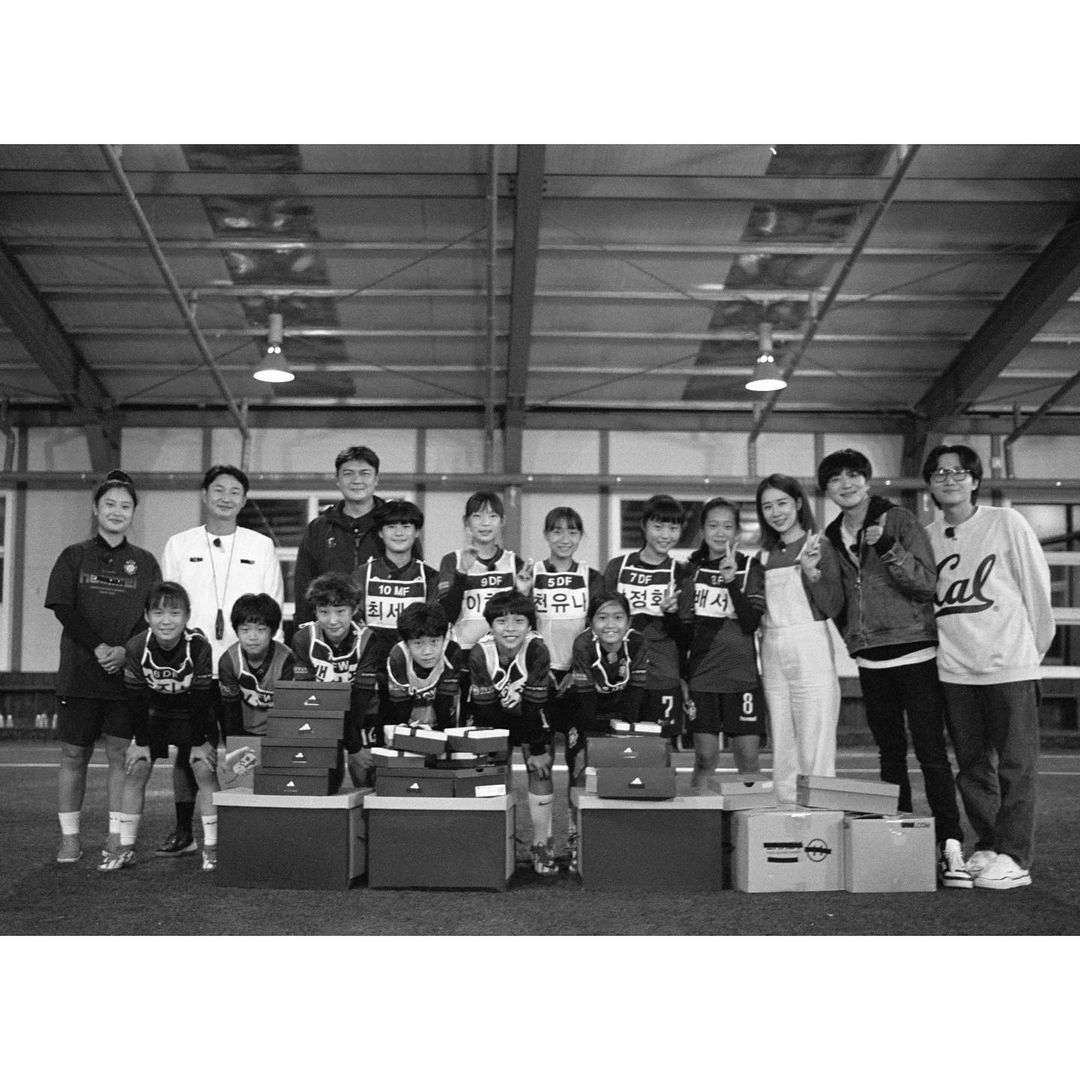 kang_a_jii's tweet photo. [IG] w_n_r00: แม้จะรู้สึกว่ามาช้าไปสักหน่อย แต่การที่ได้ร่วมงานกันก็ทำให้มีความสุขและรู้สึกเป็นเกียรติมากๆ ในรายการที่อบอุ่นอย่าง #SinabroDreamOperator 

https://t.co/XER7uC0Zty

#KANGSEUNGYOON #SEUNGYOON #강승윤 #คังซึงยูน @official_yoon_ 💙 https://t.co/OfP7XuFiD4