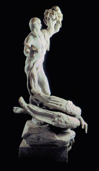 Camille Claudel nos legó este "Perseo decapitando a la Gorgona", autorretratándose en la cabeza mutilada. Las artistas han retratado la #ViolenciaMachistaEnElArte en todos los tiempos porque las violencias masculinas contra las mujeres han sido una constante  histórica.