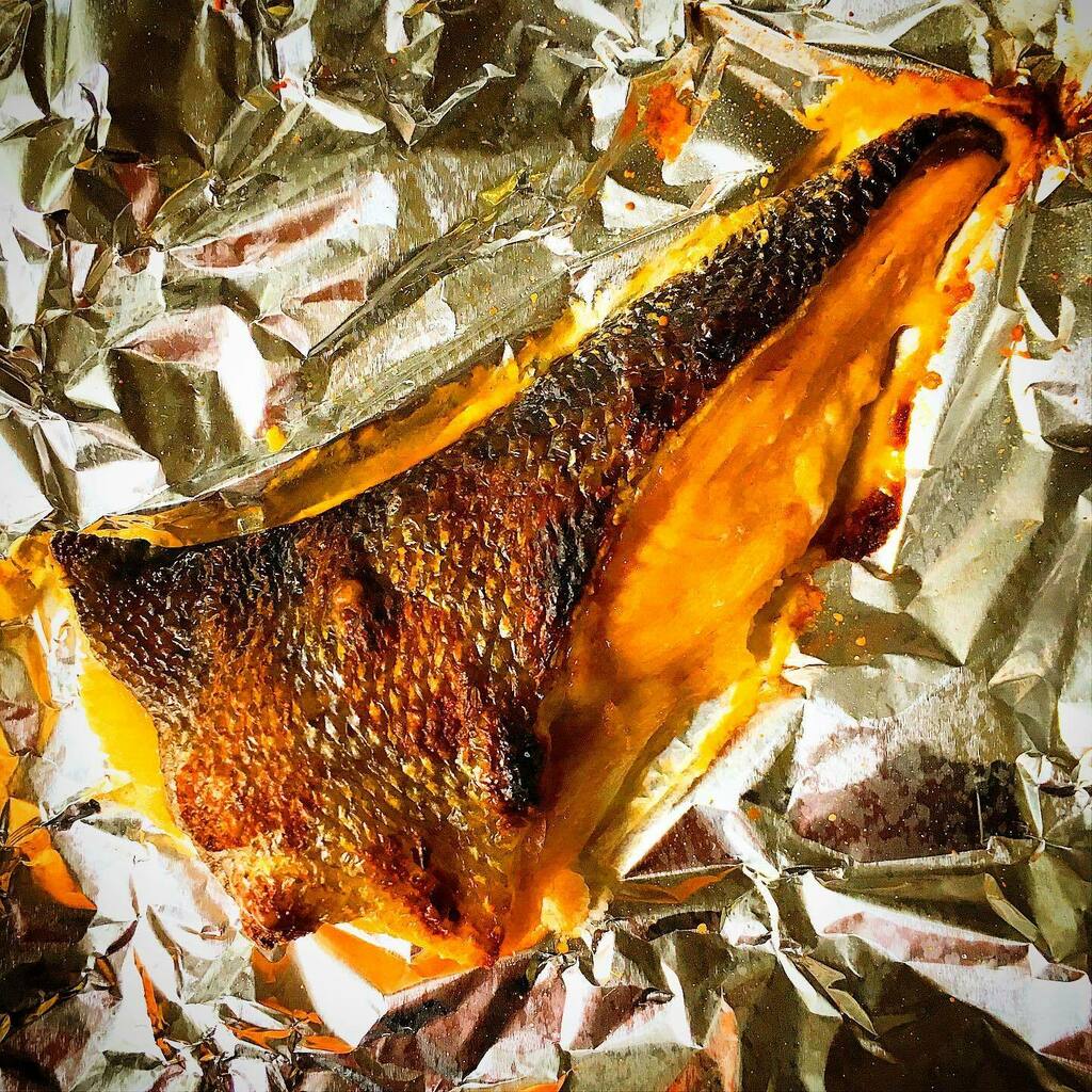 kikutaroid's tweet photo. 焼魚
#鮭 #salmon #bonypartsof #lightlyseasoned
#減塩醤油 #lowsaltsoysauce #fewdrops #sprinkle
#お弁当 #bento https://t.co/IXjWrWJWkr https://t.co/ATfQ6Y2xts
