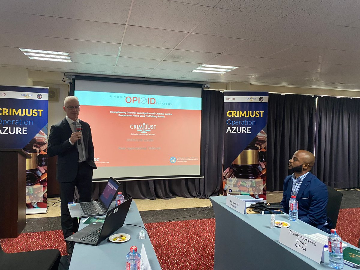 UNODC_GPCD's tweet photo. ⚡️#OperationAzure Debrief happening now w/ 🇬🇭 &amp; 🇳🇬 

Coordinators from #AgencyNACOC &amp; @ndlea_nigeria share operational outcomes, incl.💊drug seizures, benefits of🤝inter-agency cooperation &amp; lessons learned after @UN_OPIOIDS #OpAzure trainings &amp; activities delivered w/ @unodc_lab https://t.co/pQyTBPzCES