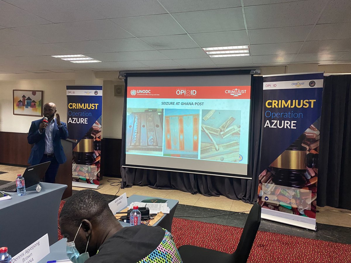UNODC_GPCD's tweet photo. ⚡️#OperationAzure Debrief happening now w/ 🇬🇭 &amp; 🇳🇬 

Coordinators from #AgencyNACOC &amp; @ndlea_nigeria share operational outcomes, incl.💊drug seizures, benefits of🤝inter-agency cooperation &amp; lessons learned after @UN_OPIOIDS #OpAzure trainings &amp; activities delivered w/ @unodc_lab https://t.co/pQyTBPzCES