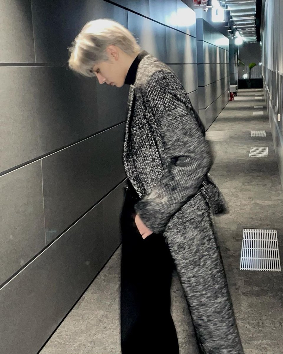 flotssy's tweet photo. SUNGHOON JEST BLONDI NARA!!!!!!!!!!!!!!! https://t.co/eDjCDZ4MSr