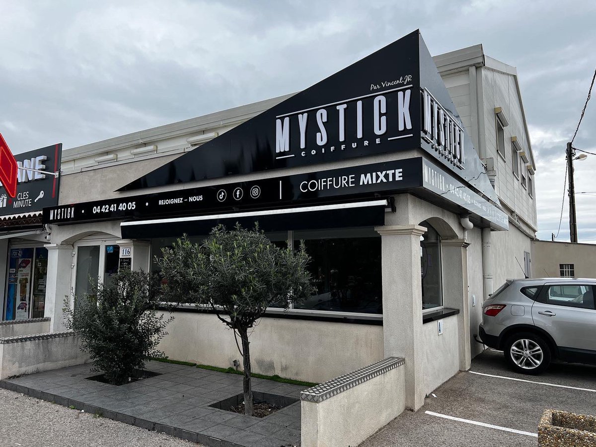 OSignpub's tweet image. Pose devanture et enseigne avec lettres reliefs sur Châteauneuf les martigues pour #mysticcoiffure