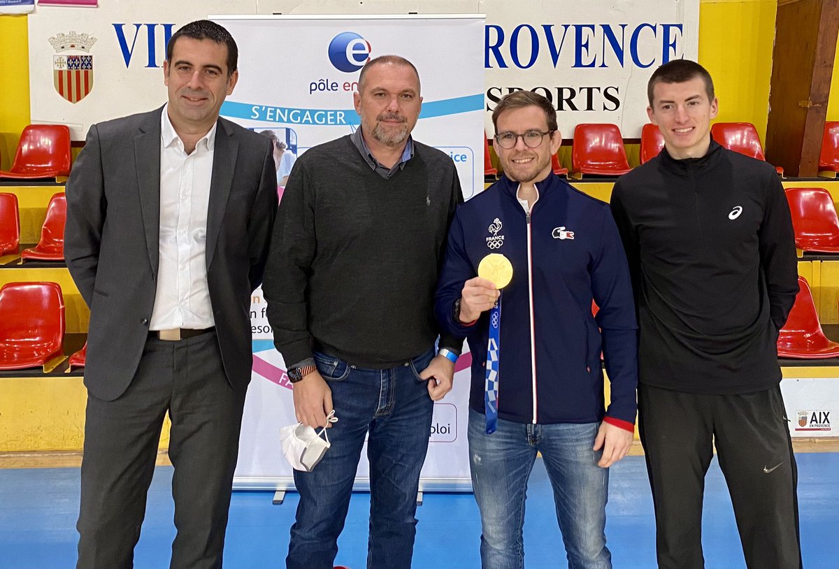 #AvecPoleEmploi #aixenprovence aujourd’hui recrutement sportif 🏆#dustadeverslemploi avec comme parrain <a href="/kilian_leblouch/">Le Blouch Kilian</a> 🥇<a href="/FFAthletisme/">FFAthlétisme</a> #100pour100emploi Bravo les équipes 👍🏻👏🏻
