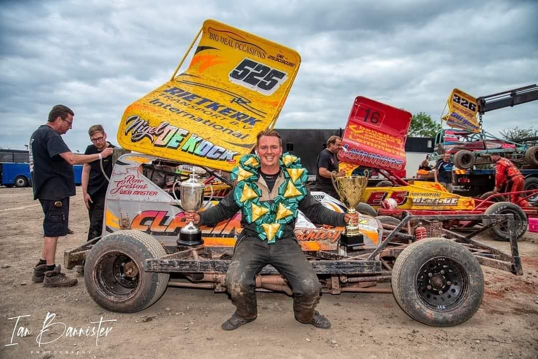 Nigel De Kock tweet media