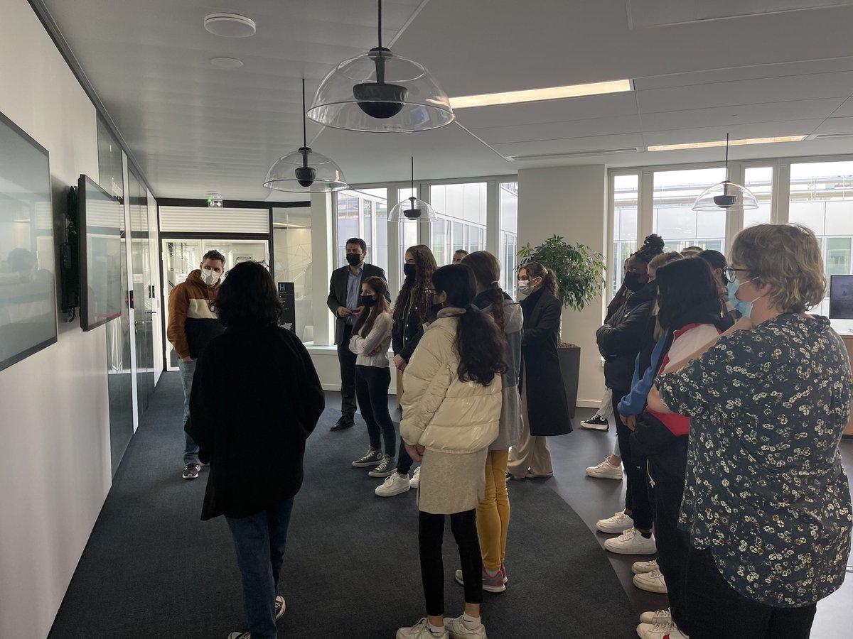 Top départ pour la visite de <a href="/siemensSW_FR/">Siemens Digital Industries Software France</a> qui ouvrent ses portes à l’occasion de la #SemaineIndustrie pour 40 lycéennes de l’#IDF. Présentation du #Showroom et échanges avec nos #marraines.
#mixité #Science #Industrie #Empowerment #softwaredevelopment #FrenchTech #ingénieuse #DI