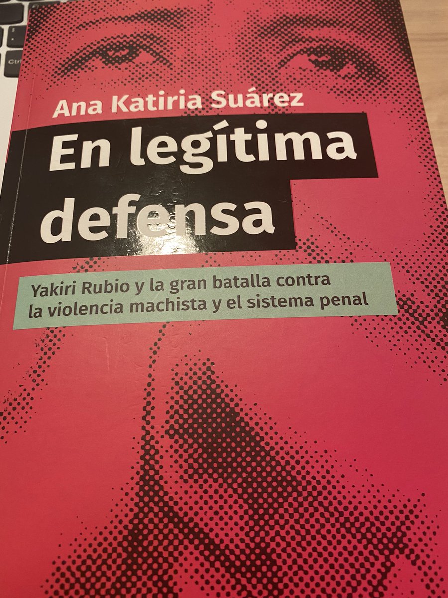 NormaPimentelMx's tweet photo. Antes de ir a descansar, retomé la lectura de este libro, que narra el caso de Yakiri Rubio, quien fue secuestrada, violada y casi asesinada… ella logró “en legítima defensa” matar a su agresor, fue acusada de homicidio calificado y encarcelada (🧵) https://t.co/551O5f9dSe