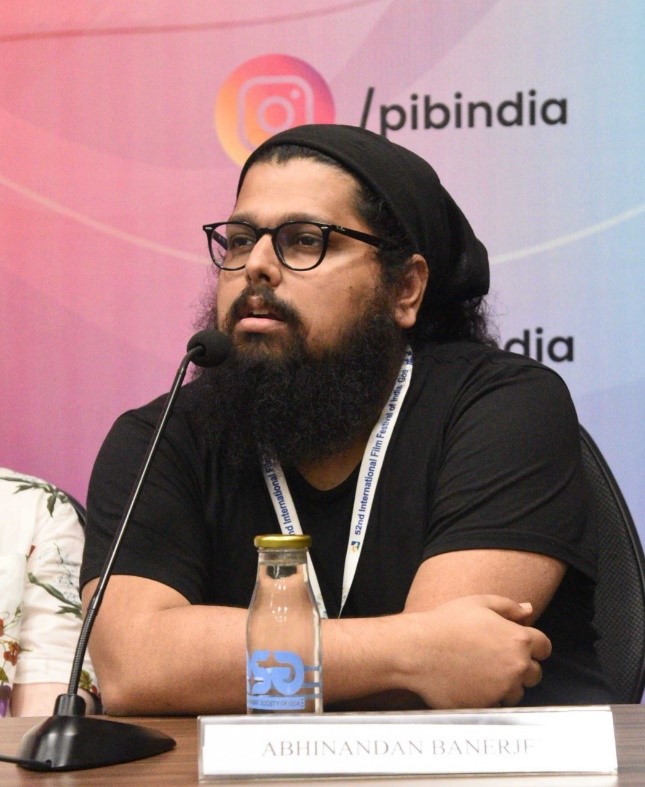 “In the modern and connected age, we are straying away from the core of our existence”: Director Abhinandan Banerjee

Our film is about an ordinary man, a loser: Producer Monalisa Mukherjee
#IFFI52
<a href="/IFFIGoa/">International Film Festival of India</a> <a href="/MIB_India/">Ministry of Information and Broadcasting</a> <a href="/PIB_India/">PIB India</a> 
pib.gov.in/PressReleseDet…